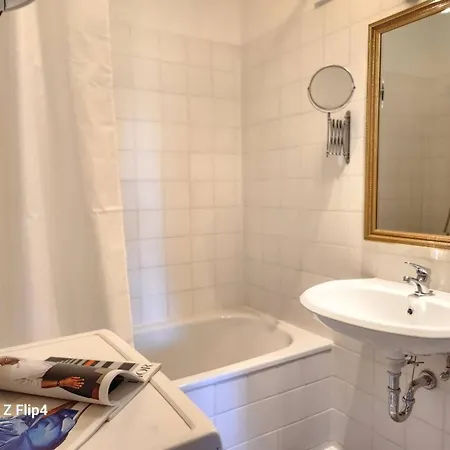 M & M Serviced Apartment *